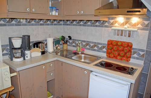 Putbus Apartment | Ocean View Retreat: Ferienhaus Achtern for Family Comfort