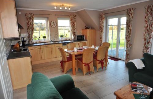 Warsingsfehn Apartment | Pet-Friendly Ferienhaus Adamla: 9/10 Guest Rated Stay