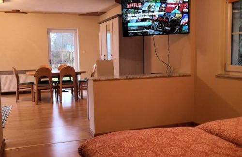Deuerling Apartment | Experience Ferienhaus am Bach with Breathtaking Ocean Views