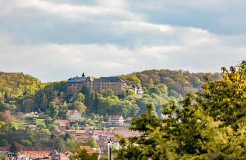 Blankenburg House | Relax in Ferienhaus am Bergeshang with Hot Tub & Great Reviews