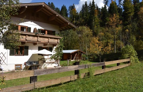 Fieberbrunn House | Idyllic Ferienhaus am Gebraweg with Oceanfront Views
