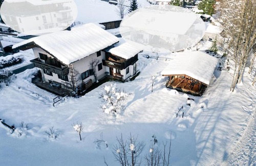 Fieberbrunn House | Idyllic Ferienhaus am Gebraweg with Oceanfront Views