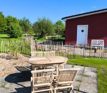 Neuendorf Apartment | Pet-Friendly Ferienhaus am Saaler Bodden: Rated 9.3/10!