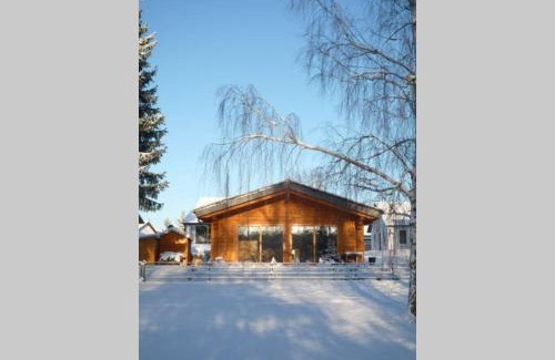 Mecklenburgische Kleinseenplatte House | Relaxing Retreat at Ferienhaus am See in Fleeth with Hot Tub