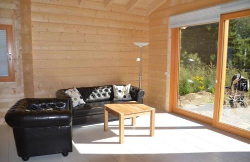 Mecklenburgische Kleinseenplatte House | Relaxing Retreat at Ferienhaus am See in Fleeth with Hot Tub
