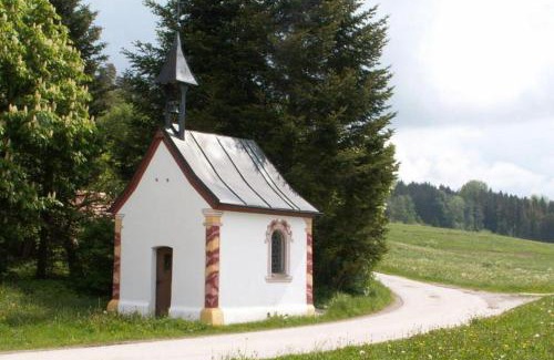 Kaufbeuren Apartment | Discover Ferienhaus am Wald: Family-Friendly Retreat