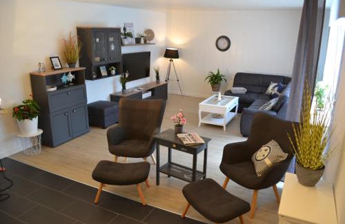 Suurhusen House | Waterfront Retreat: Family-Friendly Getaway at Knockster Tief