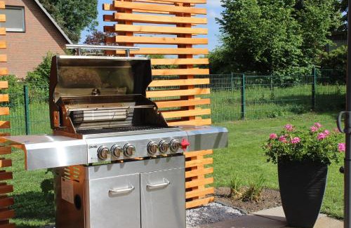 Neu Wulmstorf House | Prime Location Ferienhaus Near Hamburg with Pet-Friendly Perks