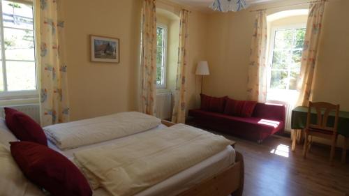 Opponitz Hotel | Discover Ferienhaus an der Ybbs with Hot Tub & Family Fun