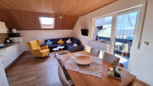 Poltersdorf House | Cozy Ferienhaus "Anne" and Winery Retreat with Family-Friendly Stay