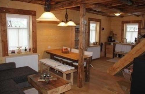 Klingenthal House | Inviting Ferienhaus in Klingenthal with Garden and Grill