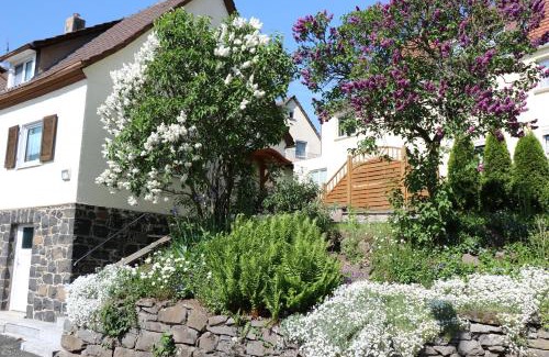 Schotten House | Family-Friendly Retreat at Ferienhaus Apfelblüte