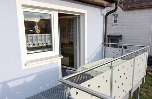 Barnau Apartment | Beautiful Two-Story Retreat with Private Balcony & Breakfast
