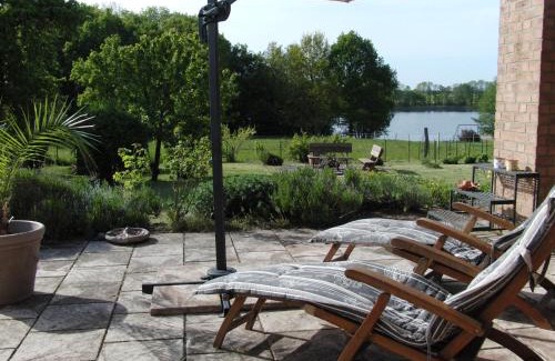 Daschow Apartment | Pet-Friendly Oceanfront Retreat at Ferienhaus Belle