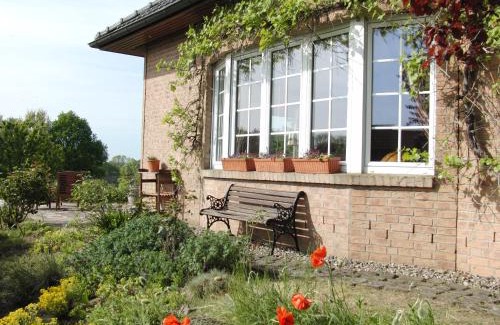 Daschow Apartment | Pet-Friendly Oceanfront Retreat at Ferienhaus Belle