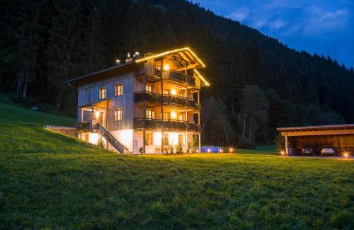 Uderns Apartment | Discover Ferienhaus Bockstecken: 5-Star Child-Friendly Haven