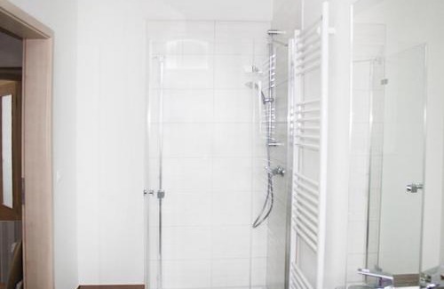 Wernigerode Apartment | Family-Friendly Ferienhaus Brockenbahnblick with Kitchen