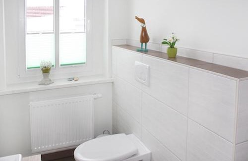 Wernigerode Apartment | Family-Friendly Ferienhaus Brockenbahnblick with Kitchen