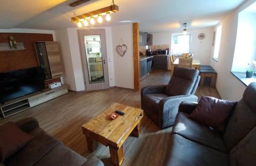 Bayersried House | Discover Ferienhaus Bumblebee: Pet-Friendly Getaway
