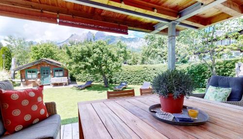 Sankt Johann in Tirol House | Pet-Friendly Oceanfront Retreat: Ferienhaus Chalet Kitzalp