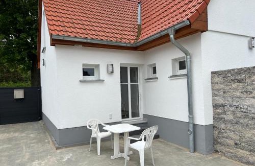 Stobnitz Apartment | Relaxing Ferienhaus Constanze Mücheln with Ocean Views