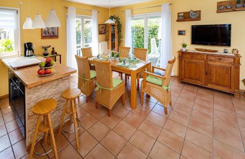 Radolfzell am Bodensee House | Beautiful Holiday Home in Radolfzell with Garden & Terrace
