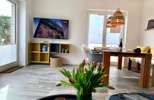 Tating House | Pet-Friendly Retreat: Ferienhaus "Der kleine Knutt" Tating