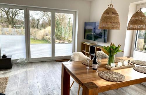 Tating House | Pet-Friendly Retreat: Ferienhaus "Der kleine Knutt" Tating