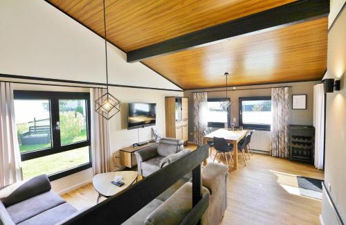 Usseln House | Family-Friendly Ferienhaus Diemelquelle with Pool & Pets