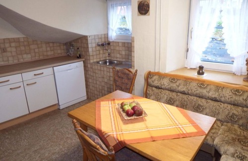 Deudesfeld House | Pet-Friendly Ferienhaus Eckstein with 4 Bedrooms & Perfect Score