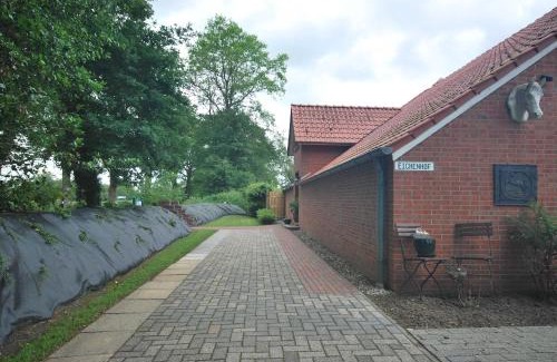 Uplengen House | Pet-Friendly Ferienhaus Eichenhof: 4-Star Family Retreat
