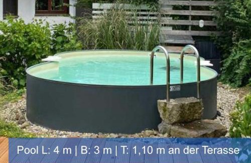 Zschieren House | Elbharmonie: Pet-Friendly Retreat with Pool & High Ratings