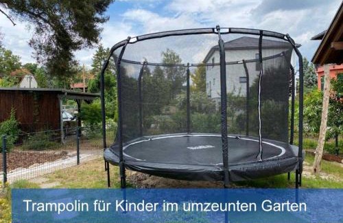 Zschieren House | Elbharmonie: Pet-Friendly Retreat with Pool & High Ratings