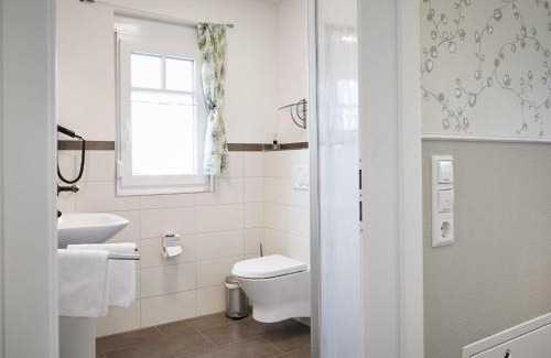 Rust House | Villa Elsa: Family-Friendly Retreat with 9.8 Guest Rating