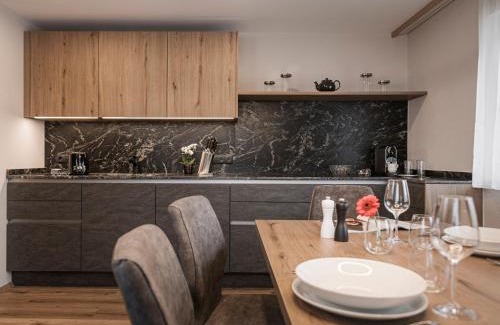 Vorderlanersbach Apartment | Pet-Friendly Retreat at Ferienhaus Evelyn: Family Bliss