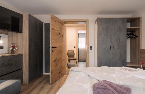 Vorderlanersbach Apartment | Pet-Friendly Retreat at Ferienhaus Evelyn: Family Bliss