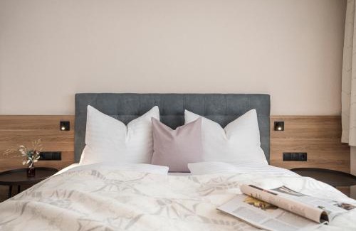 Vorderlanersbach Apartment | Pet-Friendly Retreat at Ferienhaus Evelyn: Family Bliss