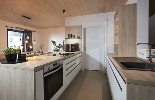 Mayen House | Spacious Holiday Home for Groups with Ocean Views & Pool