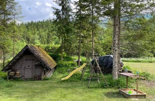 Hinterstoder House | Spacious Getaway for 10 Guests in Mitterstoder