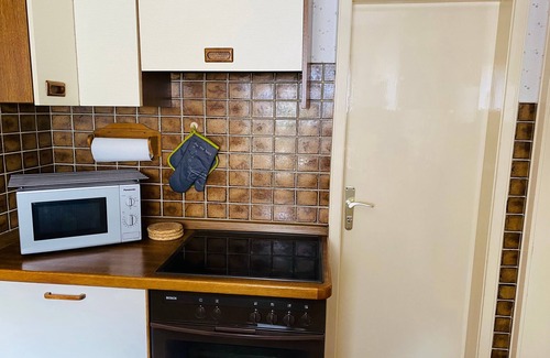 Annenriede House | Cozy Retreat for 3 Guests with Ocean View in Delmenhorst