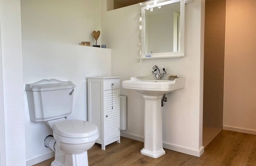 Gremersdorf-Buchholz House | Cozy Retreat for 4 Guests in Angerode with Great Amenities