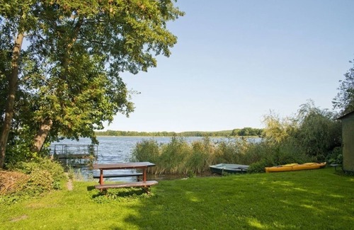 Mecklenburgische Kleinseenplatte House | Cozy Oceanfront Retreat for 4 Guests in Diemitz