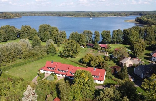 Mecklenburgische Kleinseenplatte House | Cozy Oceanfront Retreat for 4 Guests in Diemitz