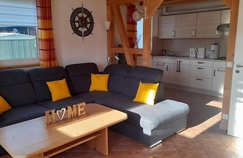 Driedorf House | Cozy Retreat for 4 with Ocean View in Driedorf