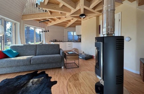 Muritz House | Cozy Retreat for 4 with Oceanfront Views in Wustrow