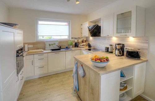 Drei House | Comfortable Retreat for 5 Guests with Ocean View in Glücksburg