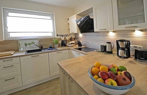 Drei House | Comfortable Retreat for 5 Guests with Ocean View in Glücksburg