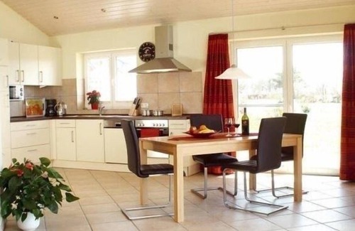 Bojendorf House | Family-Friendly Retreat for 5 with Oceanfront Views