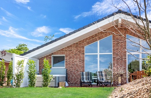 Bojendorf House | Cozy 5-Person Retreat with Ocean View in Fehmarn