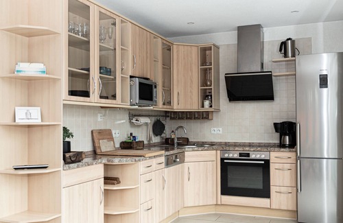 Rahnsdorf House | Modern Vacation Home for 6 Guests in Berlin with Ocean View